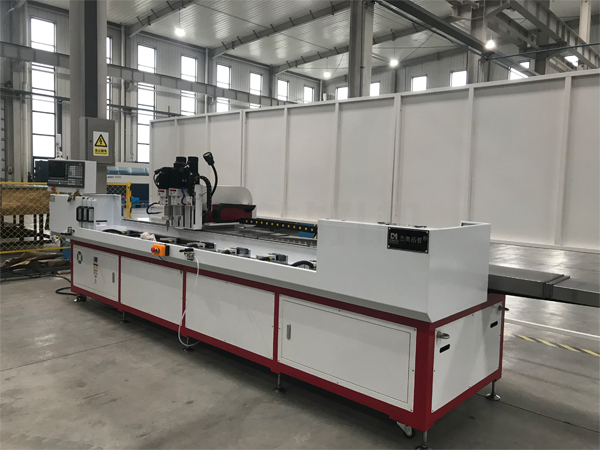 多米數(shù)控鉆孔機